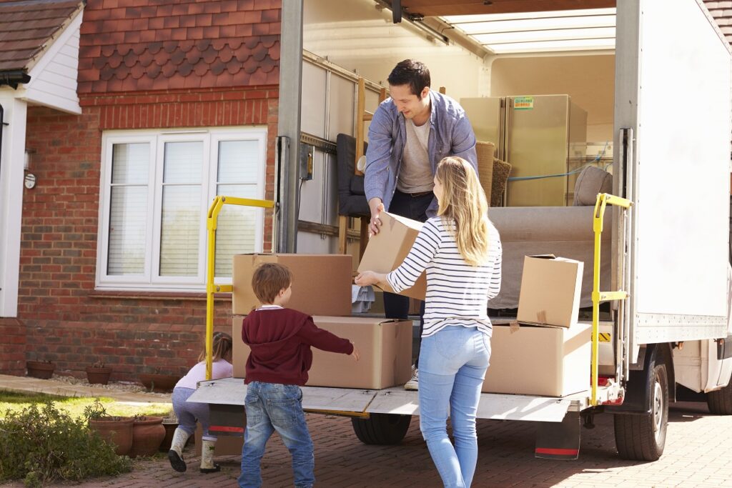 How to Choose the Right Home Moving Company to Avoid Last-Minute Moving Chaos